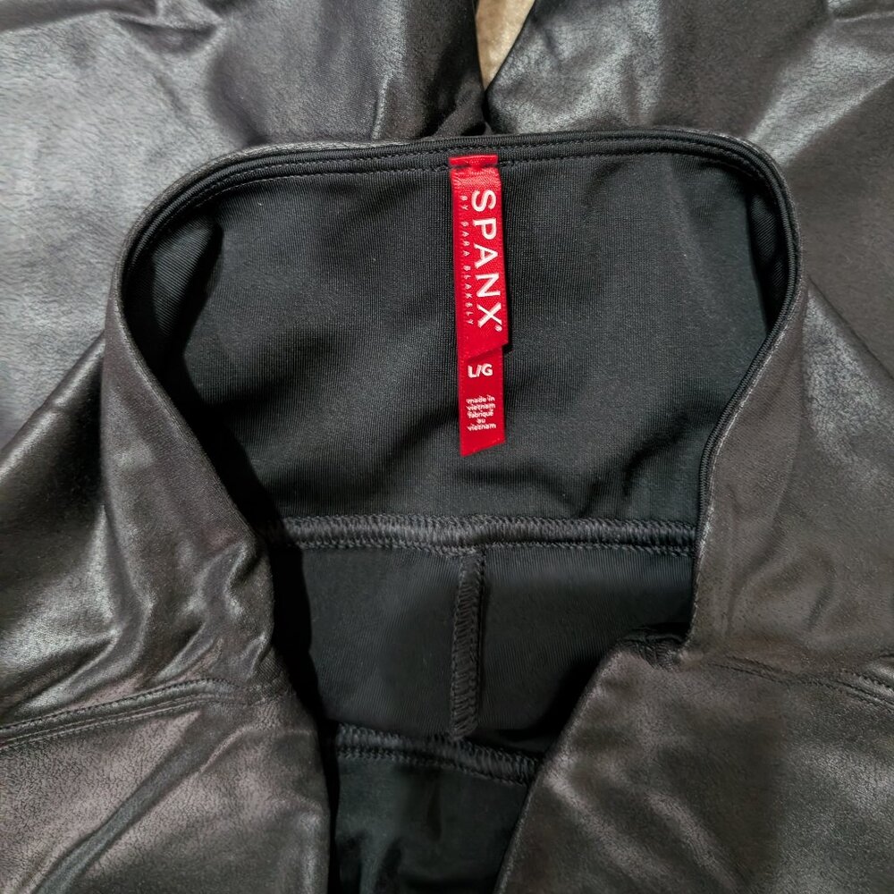Faux leather shorts, L, Black - Picture 4 of 10